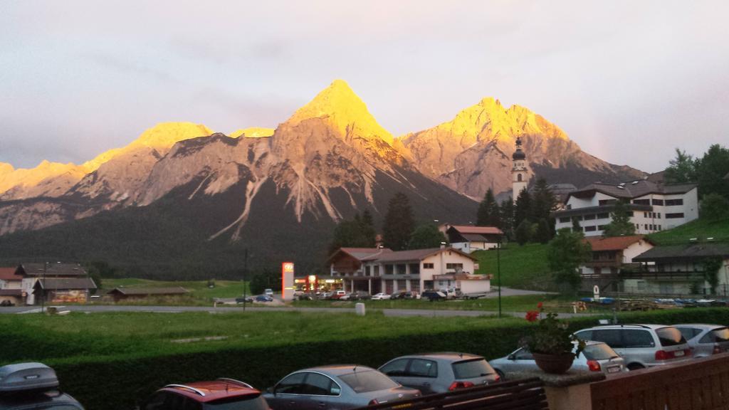 Tirolerhof Hotell Lermoos Rom bilde